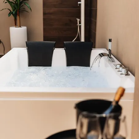 Bed & Breakfast Gt Deluxe 4*