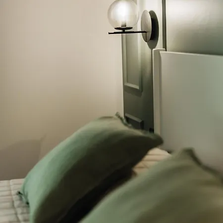 Gt Deluxe Bed & Breakfast